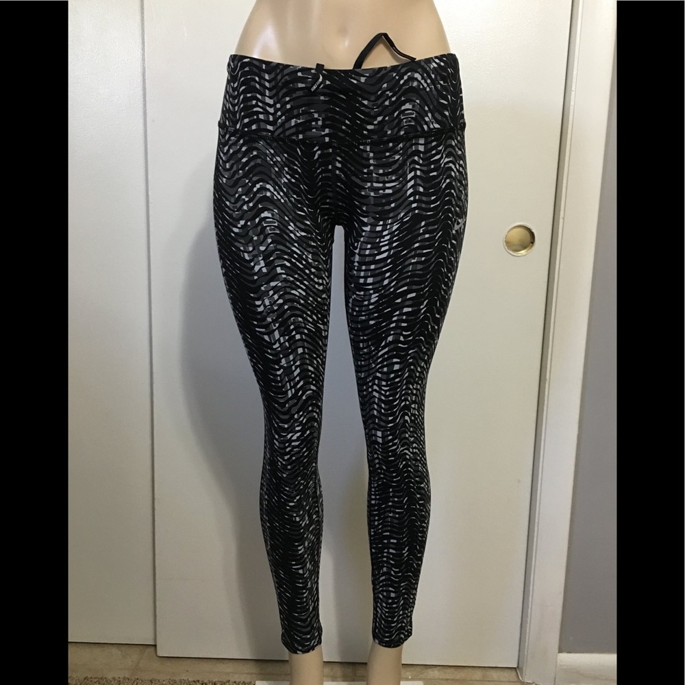 Women’s Nike dri-fit full length leggings size S